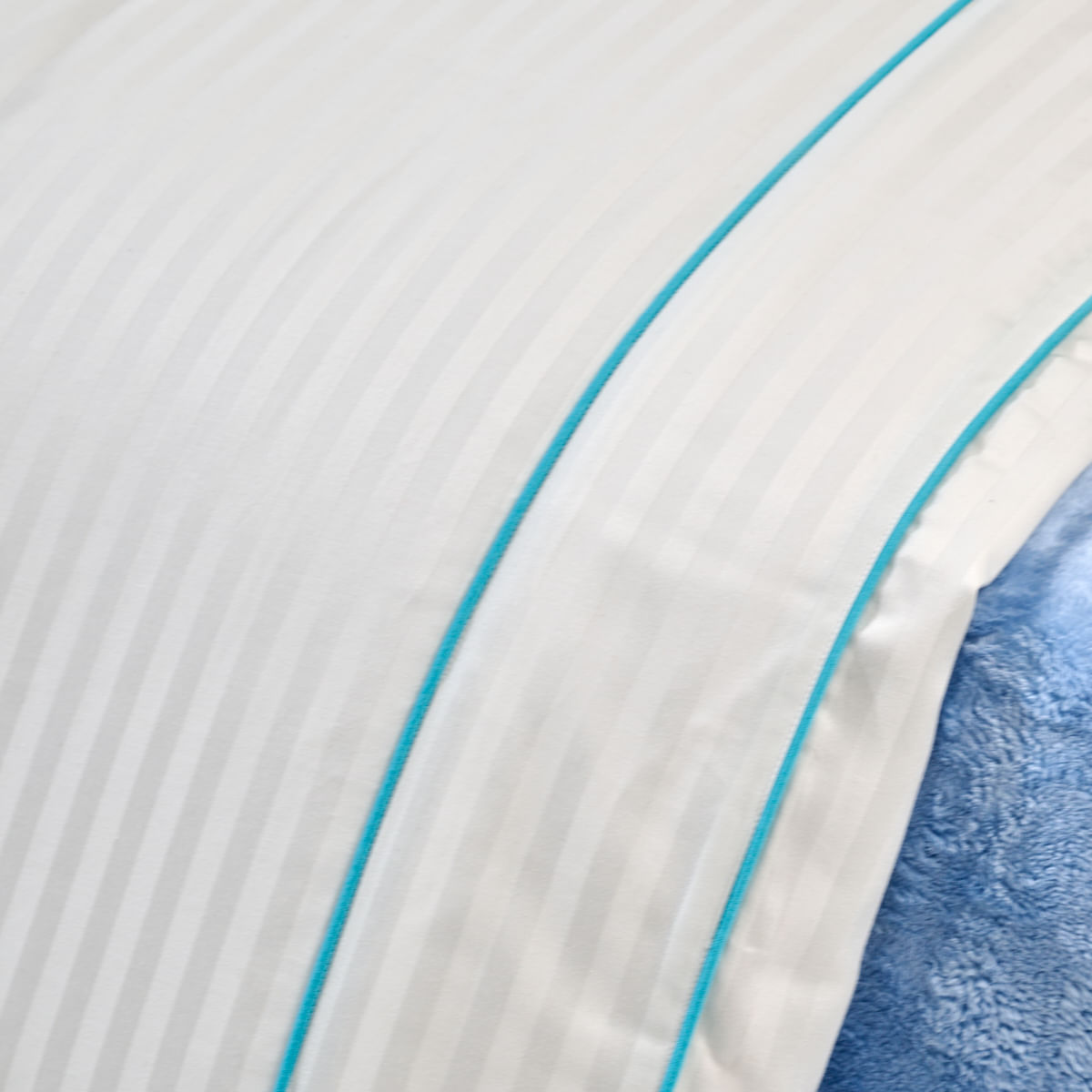 01 02 0412 Capa de Edredom Plaza Maquinetdo Branco Azul Turquesa 002